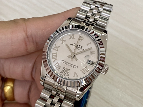 激安ロレックス背面デザイン